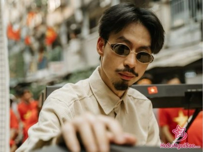 Den Vau 4 Đen Vâu là ai? Tiểu sử, đời tư và sự nghiệp mới nhất Hoạt động mới nhất của Đen Vâu trong năm 2026