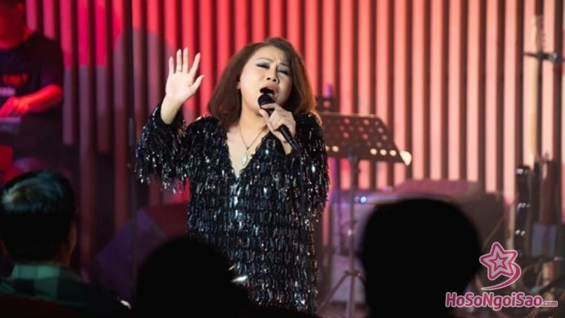 bien co no nan khien siu black roi xa showbiz Siu Black là ai? Tiểu sử, sự nghiệp và cuộc đời nhiều biến cố của “Họa mi núi rừng Tây Nguyên” Biến cố nợ nần khiến Siu Black rời xa showbiz