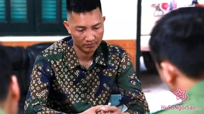 co tin huan hoa hong bi bat su that the nao Huấn Hoa Hồng là ai? Tiểu sử, đời tư và những ồn ào mới nhất của Bùi Xuân Huấn Có tin Huấn Hoa Hồng bị bắt, sự thật thế nào?