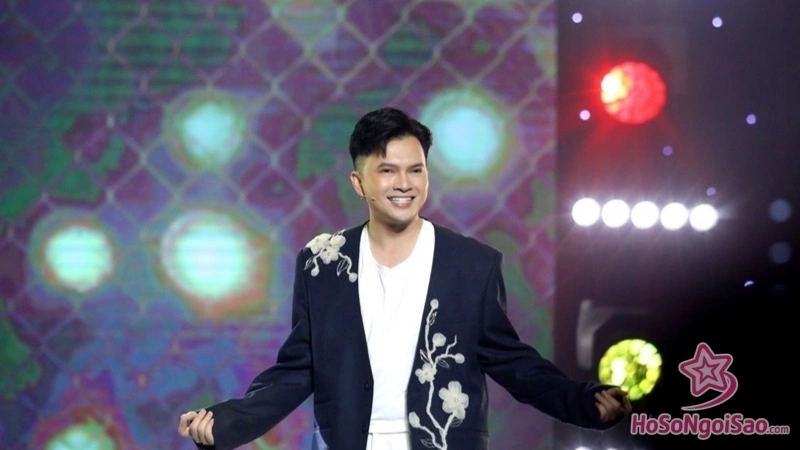 hanh trinh buoc vao showbiz cua nam cuong Nam Cường là ai? Tiểu sử, sự nghiệp và đời tư của nam ca sĩ “Bay Giữa Ngân Hà” Hành trình bước vào showbiz của Nam Cường