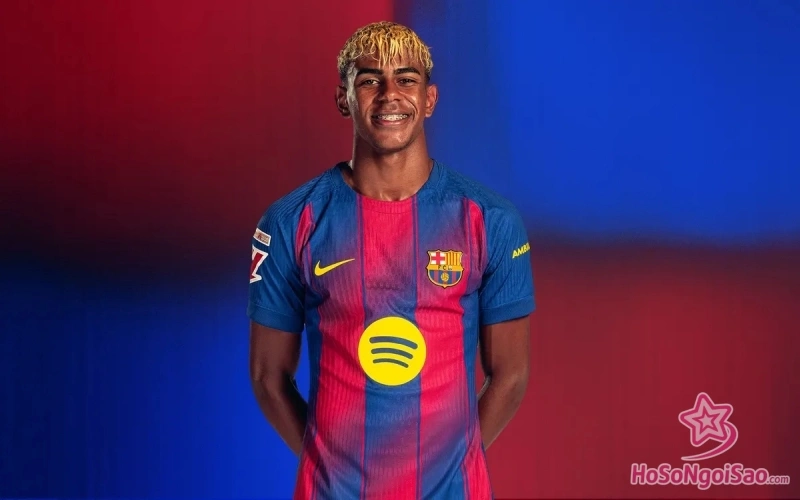 lamine yamal 2 Lamine Yamal là ai? Tiểu sử, sự nghiệp và đời tư thần đồng Barcelona Lamine Yamal