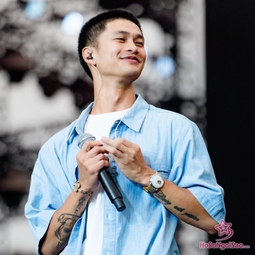 Nguyễn Hùng là ai? Tác giả Phép Màu và ồn ào đời tư