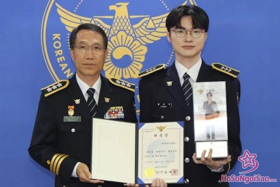 vi sao faker duoc quan tam gan day Faker là ai? Tiểu sử Quỷ Vương Lee Sang-hyeok của T1 đến game được bổ nhiệm làm trung sĩ cảnh sát Hàn Quốc Vì sao Faker được quan tâm gần đây?